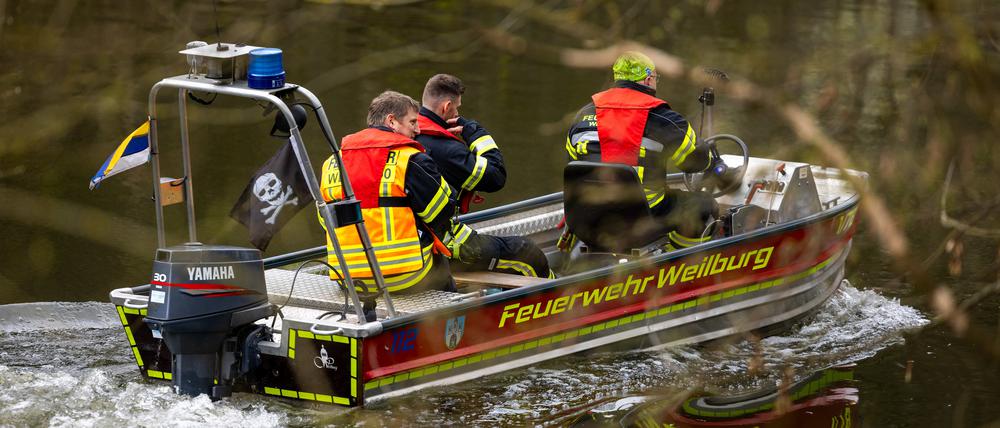 Auch Gewässer wie die Lahn wurden abgesucht.
