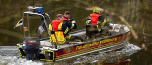 Auch Gewässer wie die Lahn wurden abgesucht.