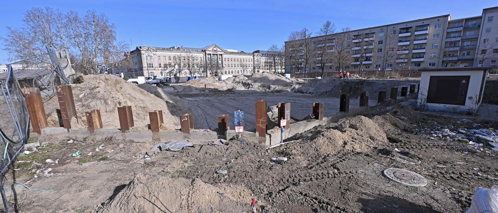 Der einstige Wohnblock Staudenhof ist abgerissen. Doch der Ersatzbau steht nun infrage.
