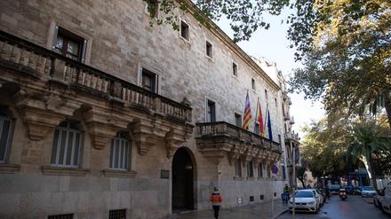 Eingangstür zur Audiencia Provincial, dem Landgericht von Palma. 
