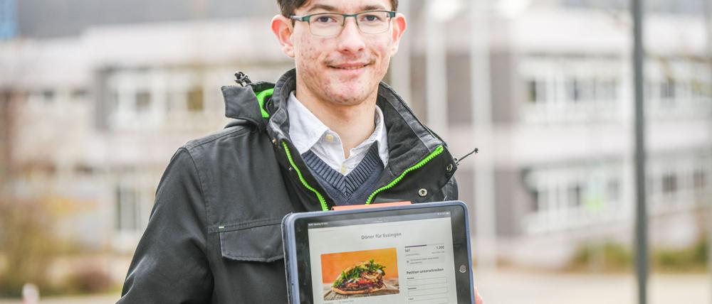 In einer Petition hat Lucas Fuchs rund 580 Unterschriften für einen Dönerstand in Essingen gesammelt.