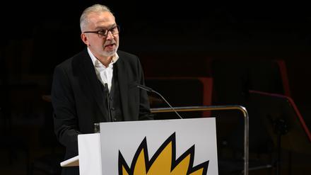 Der belarussische Schriftsteller Alhierd Bacharevič im Leipziger Gewandhaus.