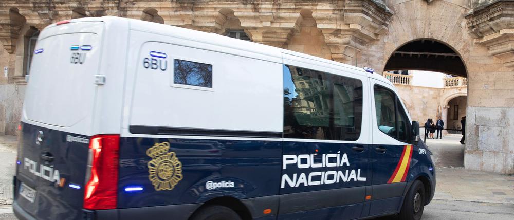 Der Verurteilte hatte sich laut Anklage im Oktober 2023 in einem Streit auf sein Opfer gestürzt und elf Mal zugestochen.