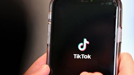 Tiktok ist vor allem bei Jüngeren beliebt. (Archivbild)