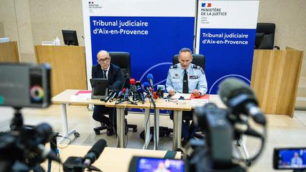 Spuren auf dem Schädel des Kindes deuteten auf ein gewaltsames Gesichtstrauma hin, sagte Staatsanwalt Jean-Luc Blachon in Aix-en-Provence (links).