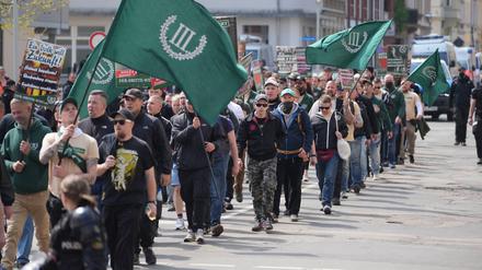 Neonazis aus ganz Deutschland reisen in nach Zwickau für einen rechtsextremen Aufmarsch.