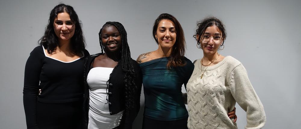 Merve Ayan, Ana Rebeca Ca Bailo, Fidan Sirin und Teref Salih vom Jugendclub JKW Grenzallee.