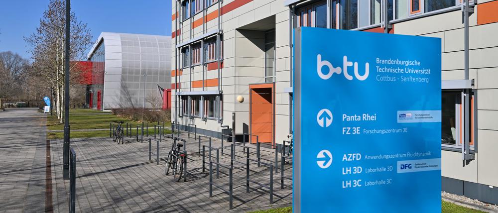 An der BTU in Cottbus studieren zahlreiche ausländische Studenten und Studentinnen. (Symbolbild)