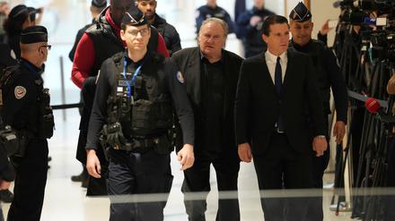 Die Staatsanwaltschaft fordert eine Bewährungsstrafe für Depardieu.