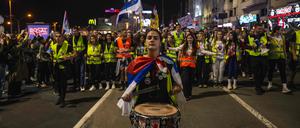 Zehntausende Menschen aus dem ganzen Land nehmen an den Protesten teil, die von Studierenden getragen werden. 