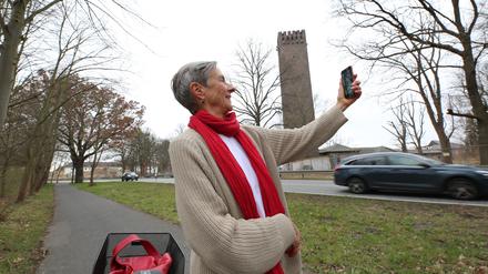 Ortsvorsteherin Sabine Sütterlin (parteilos) hat kein Netz mehr – wie viele andere in Neu Fahrland auch.
