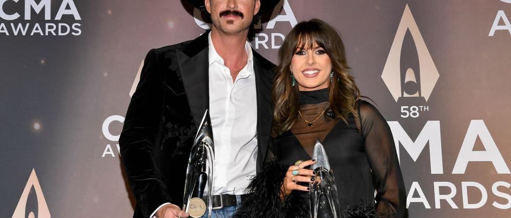 Ella Langley - hier an der Seite ihres Duettpartners Riley Green - holt die meisten ACM-Nominierungen. (Archivbild) 