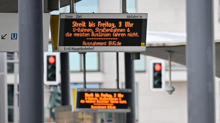 Am frühen Morgen endete der Warnstreik bei der BVG. (Archivbild)