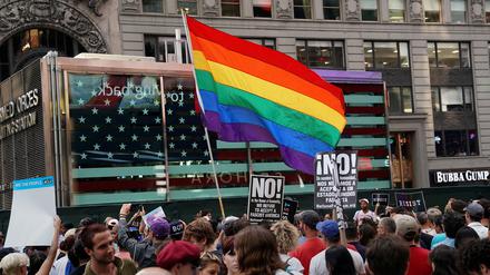 Proteste in New York gegen Donald Trumps Anti-Gender-Politik.