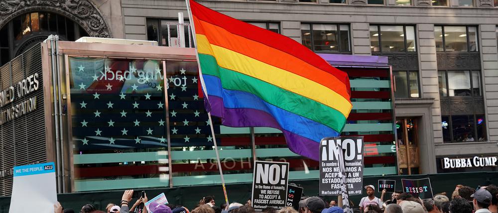 Proteste in New York gegen Donald Trumps Anti-Gender-Politik.