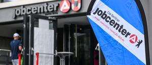 Die Arbeitslosenquote in Berlin liegt weiter über 10 Prozent. (Archivbild)