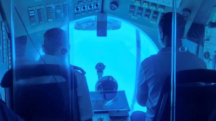 Ein Blick in das Innere eines U-Boots der Sindbad auf See vor Hurghada am 22. August 2024.