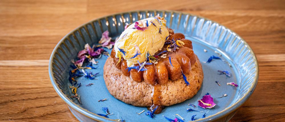 Keks mit Topping: Cookie mit Frischkäse und dem koreansichen Gebäck Yakgwa.