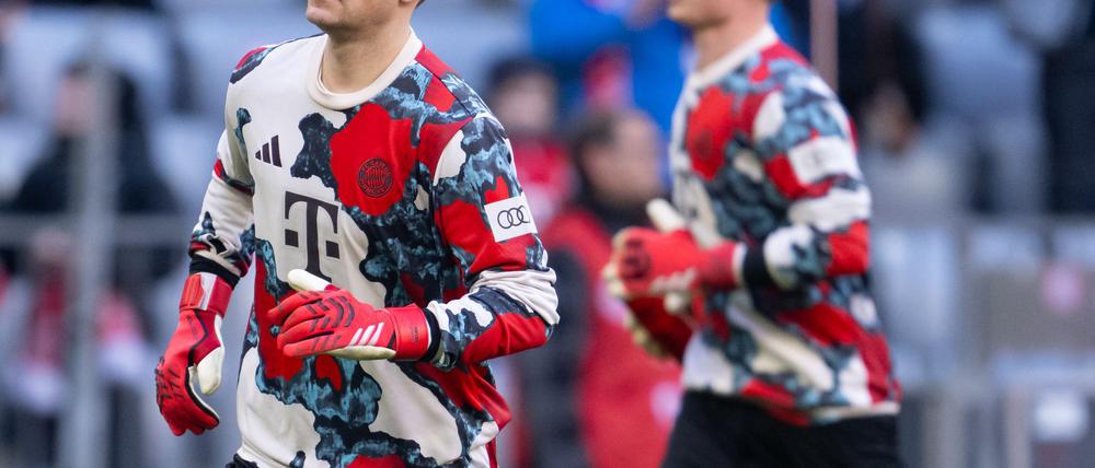 Manuel Neuer (l) fehlt dem FC Bayern weiter.