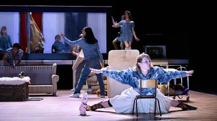 "Back to the Present" von Constanza Macras in der Volksbühne