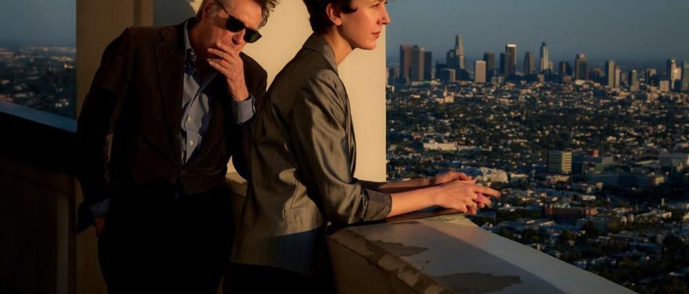 Nach elf Jahren veröffentlicht Bryan Ferry wieder neue Musik. Das Album „Loose Talk“ mit der Künstlerin Amelia Barratt ist ein faszinierendes Klangerlebnis.