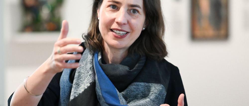 Die Direktorin des Brücke-Museums, Lisa Marei Schmidt, freut sich über die Fülle an Exponaten.