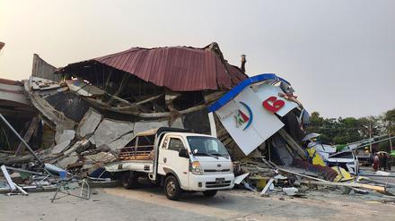 In Myanmar sind viele Gebäude schwer beschädigt worden.