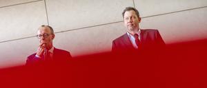 28.03.2025, Berlin: Friedrich Merz (l), Unions-Kanzlerkandidat und CDU-Bundesvorsitzender, und Lars Klingbeil, SPD-Fraktions- und Bundesvorsitzender, geben vor Beginn der Fortsetzung der Koalitionsverhandlungen von Union und SPD ein Statement. Nach den ersten Beratungen in Fach-Arbeitsgruppen wollen Union und SPD ihre Gespräche auf Führungsebene fortsetzen. Foto: Michael Kappeler/dpa +++ dpa-Bildfunk +++