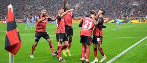 Bayer Leverkusen muss im Titelrennen auf Patzer der Bayern hoffen. 