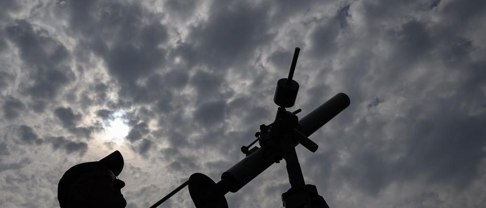 In Brandenburg wird die Sonnenfinsternis beobachtet.