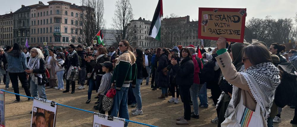 Zum Al-Kuds-Tag wurde am Oranienplatz in Kreuzberg demonstriert.