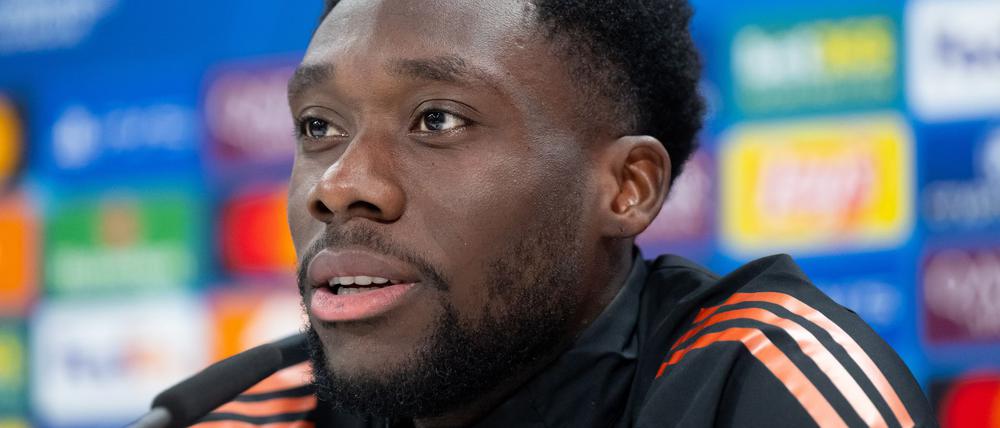 Alphonso Davies wird den Bayern lange fehlen