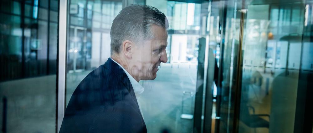 Unions-Vertreter Thorsten Frei auf dem Weg zur nächsten Verhandlungsrunde in der SPD-Zentrale.