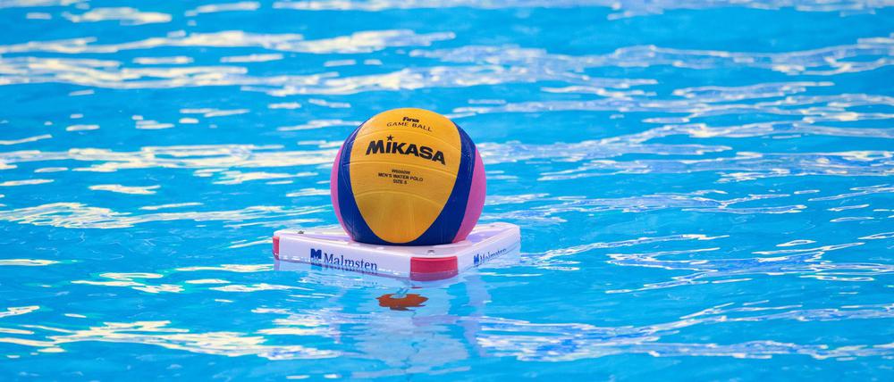 Spandau 04 ist souverän ins Halbfinale der Wasserball-Bundesliga eingezogen.