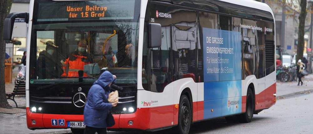 Hamburg ist die Stadt mit den meisten E-Bussen in der ÖPNV-Flotte. (Archivbild)