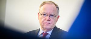 Bleibt er bis zur Landtagswahl 2027 im Amt? Niedersachsens Ministerpräsident Stephan Weil (SPD). Er regiert im Land seit 2013.