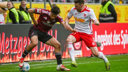 Aufstiegsanwärter Nürnberg und Tabellenschlusslicht Regensburg zeigten ein umkämpftes Match. 