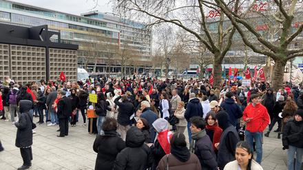Flashmob Imamoglu auf dem Breitscheidplatz.