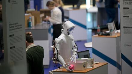 Bei der Automatisierung und dem Einsatz von Robotern ist die deutsche Industrie spitze. 