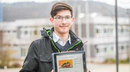 Legt sich für einen Dönerladen in Essingen ins Zeug: Lucas Fuchs sammelt erfolgreich Unterschriften.