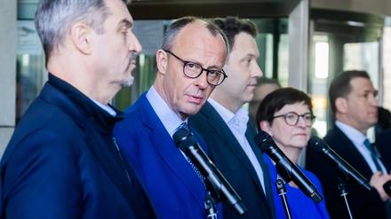 Die wichtigsten Fragen bei den Koalitionsverhandlungen muss die Spitzenrunde klären. (Archivbild)