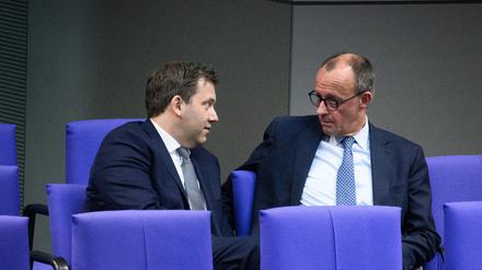 Lars Klingbeil (l), Vorsitzender der SPD-Bundestagsfraktion, und Friedrich Merz, CDU-Vorsitzender und Kanzler in spe.