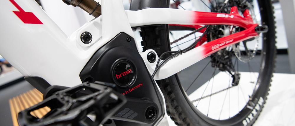 Ein E-Bike mit einem Motor von Brose auf der Internationalen Automobil-Ausstellung (IAA Mobility) im Jahr 2021. Brose verkauft das Elektrofahrrad-Geschäft an Yamaha.