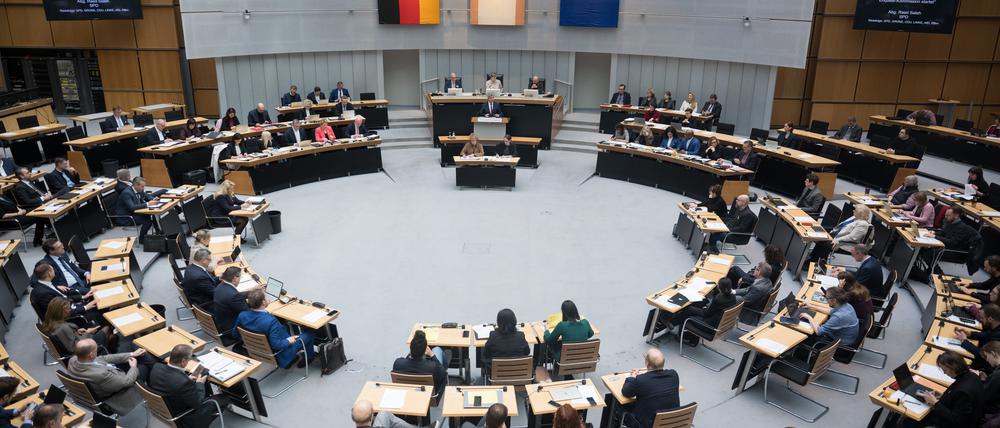 ARCHIV - 27.02.2025, Berlin: 62. Plenarsitzung des Berliner Abgeordnetenhauses.  (zu dpa: «Berliner AfD-Fraktion geht in Innenpolitik radikaleren Weg») Foto: Sebastian Gollnow/dpa +++ dpa-Bildfunk +++