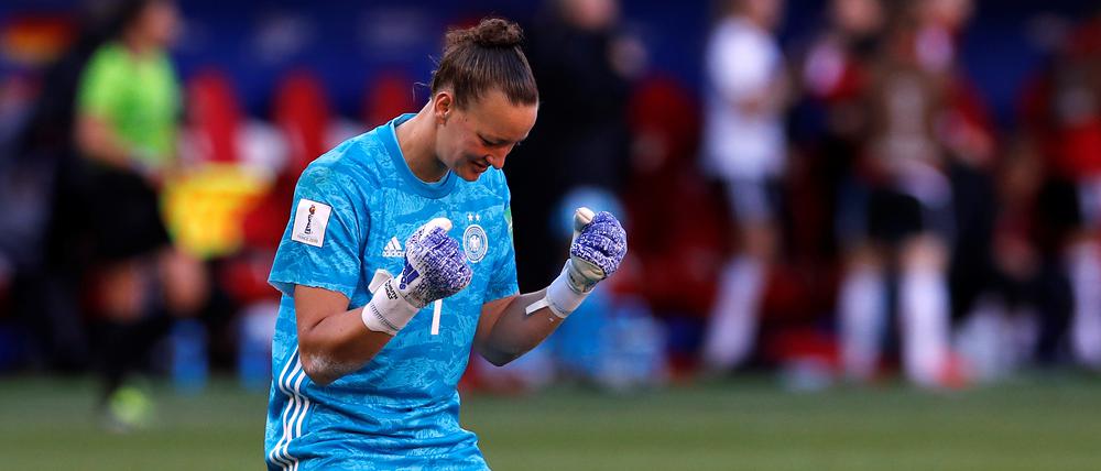 Almuth Schult spielte von 2013 bis 2022 für Wolfsburg und gewann dort einmal die Champions League sowie sechsmal die deutsche Meisterschaft und achtmal den DFB-Pokal.