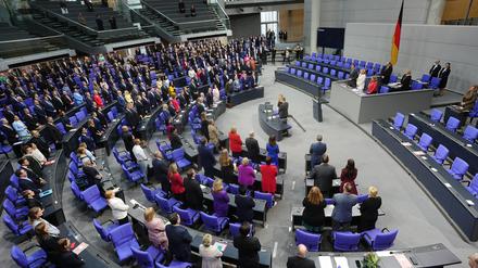 Verbände, Unternehmen und andere Interessenvertreter haben im vergangenen Jahr rund eine Milliarde Euro für Lobbyarbeit auf Bundesebene ausgegeben