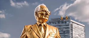 Der Screenshot eines KI-generierten Videos des TikTok-Accounts „DDR-Mondbasis“, zeigt eine fiktive Statue des ehemaligen DDR-Staatschefs Erich Honecker.