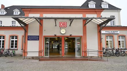 Der Bahnverkehr in Neubrandenburg soll wieder rollen. (Archivbild)