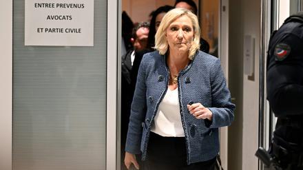 Marine Le Pen verließ den Gerichtssaal noch vor dem Ende der Urteilsverkündung.