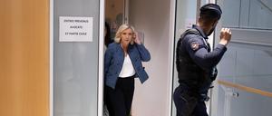Marine Le Pen verließ den Gerichtssaal noch vor dem Ende der Urteilsverkündung.
